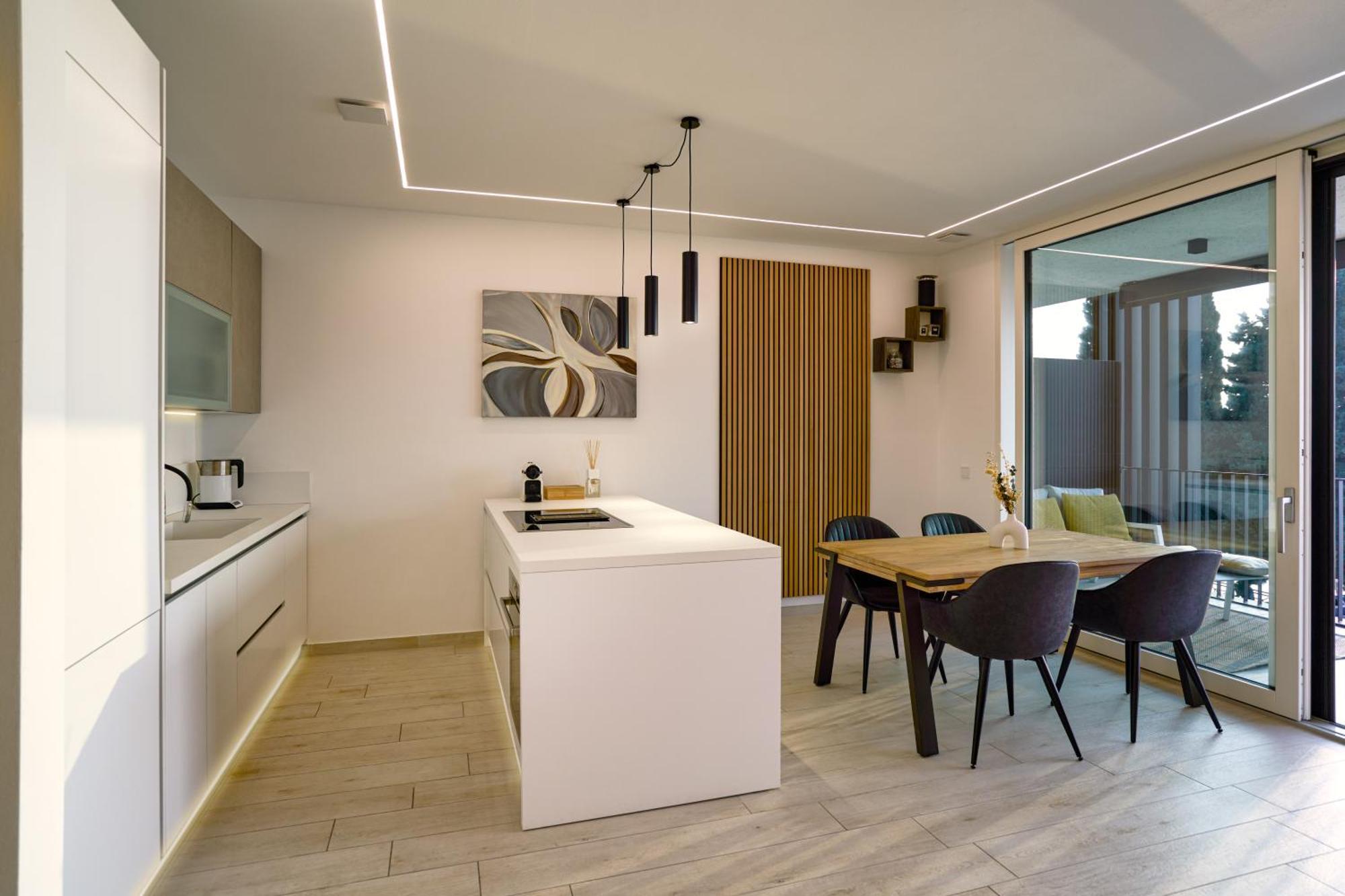 Salvatorehomes - Luxurious Dreamview Waterfront Apartment In Torri Del Benaco With Pool - Casa Azura - A 5 Star Luxury Collection At Lake Garda ภายนอก รูปภาพ